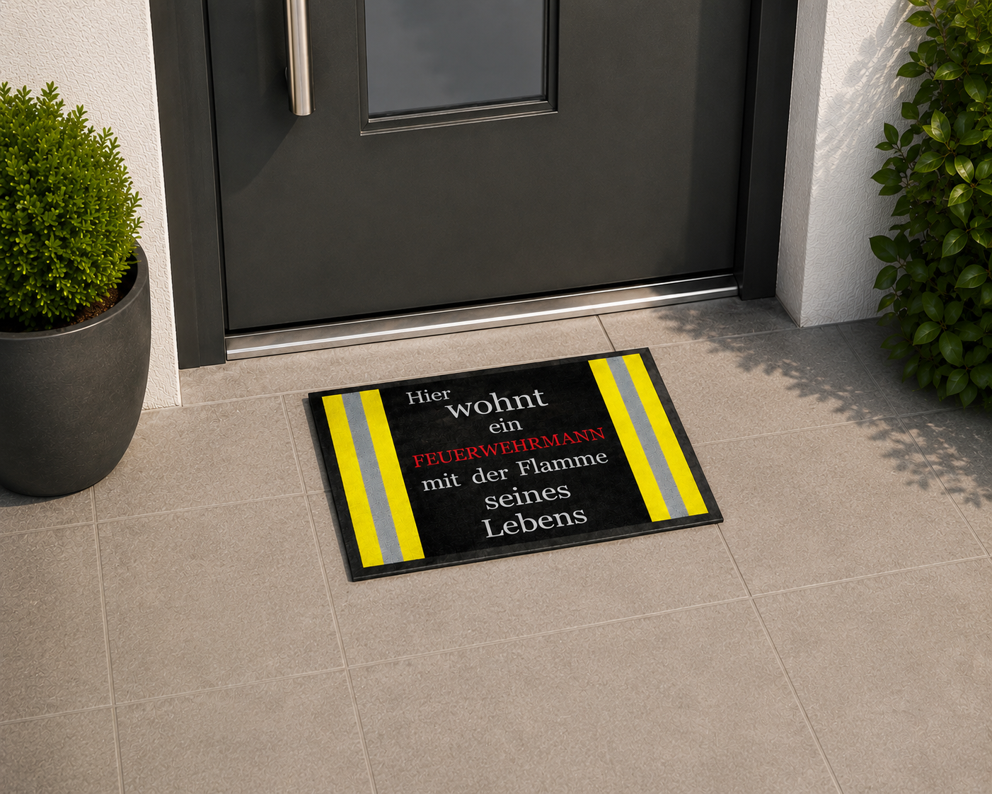 Fußmatte Hier Wohnt ein Feuerwehrmann Firefighter Wohnung Liebe Freiwillige Feuerwehr BF WF JF Geschenke