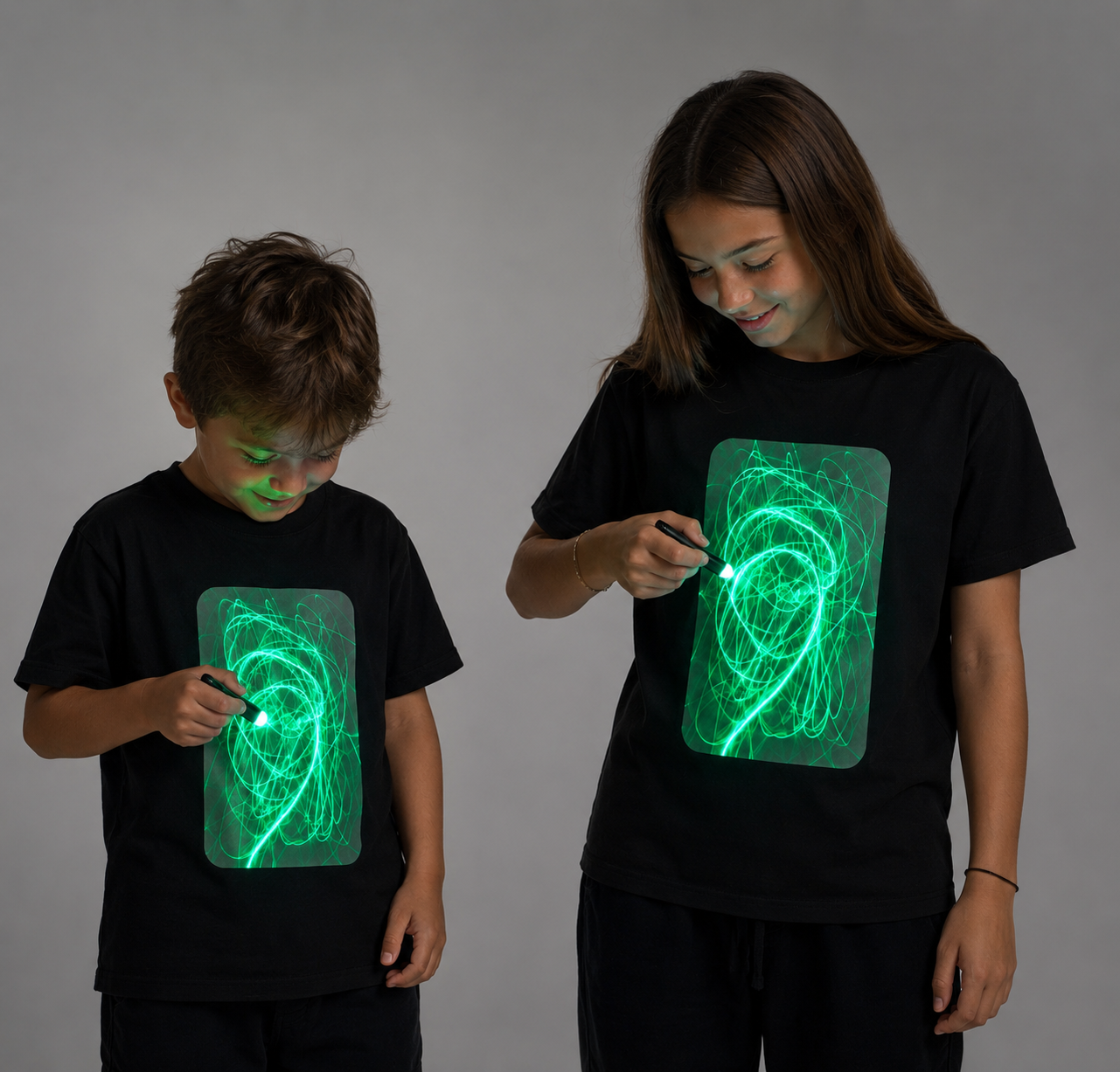 GlowArt Shirt – T-Shirt zum Malen mit Licht | Wiederverwendbare Leuchtfläche